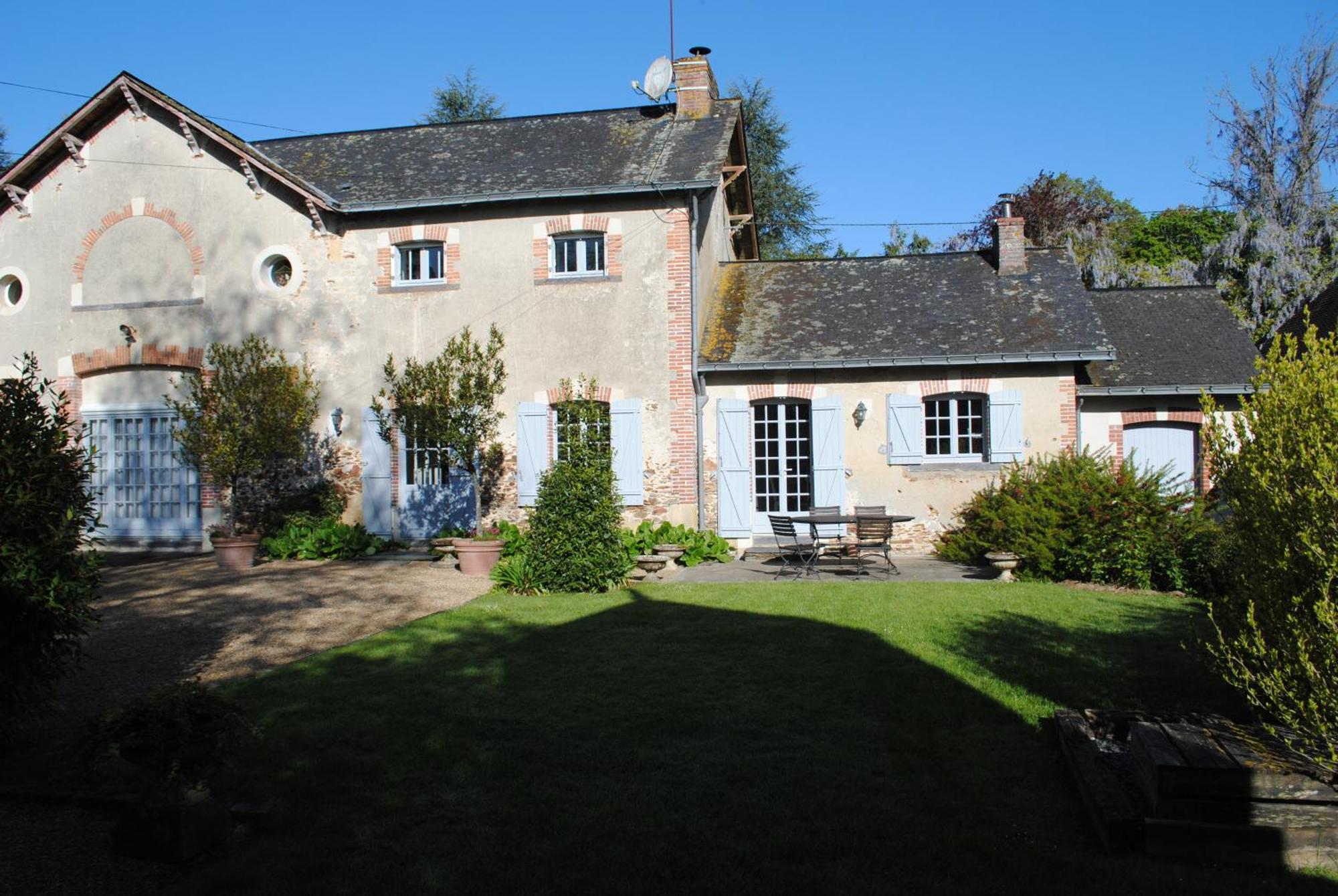 Au Calme Dans La Campagne Du Haut Anjou Pouance Exterior photo