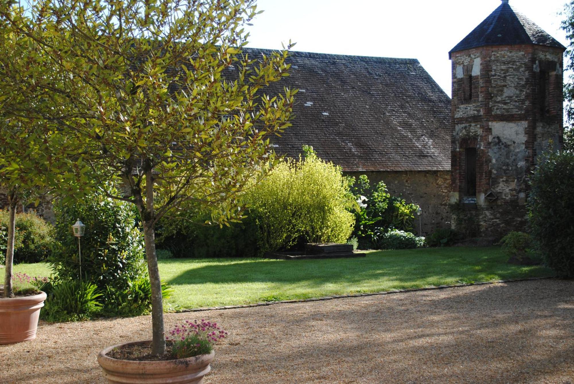 Au Calme Dans La Campagne Du Haut Anjou Pouance Exterior photo