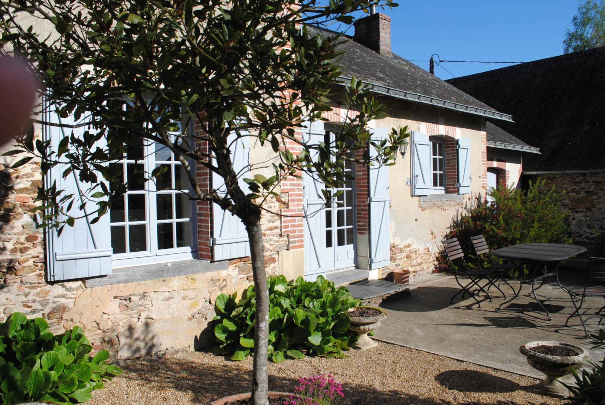 Au Calme Dans La Campagne Du Haut Anjou Pouance Exterior photo